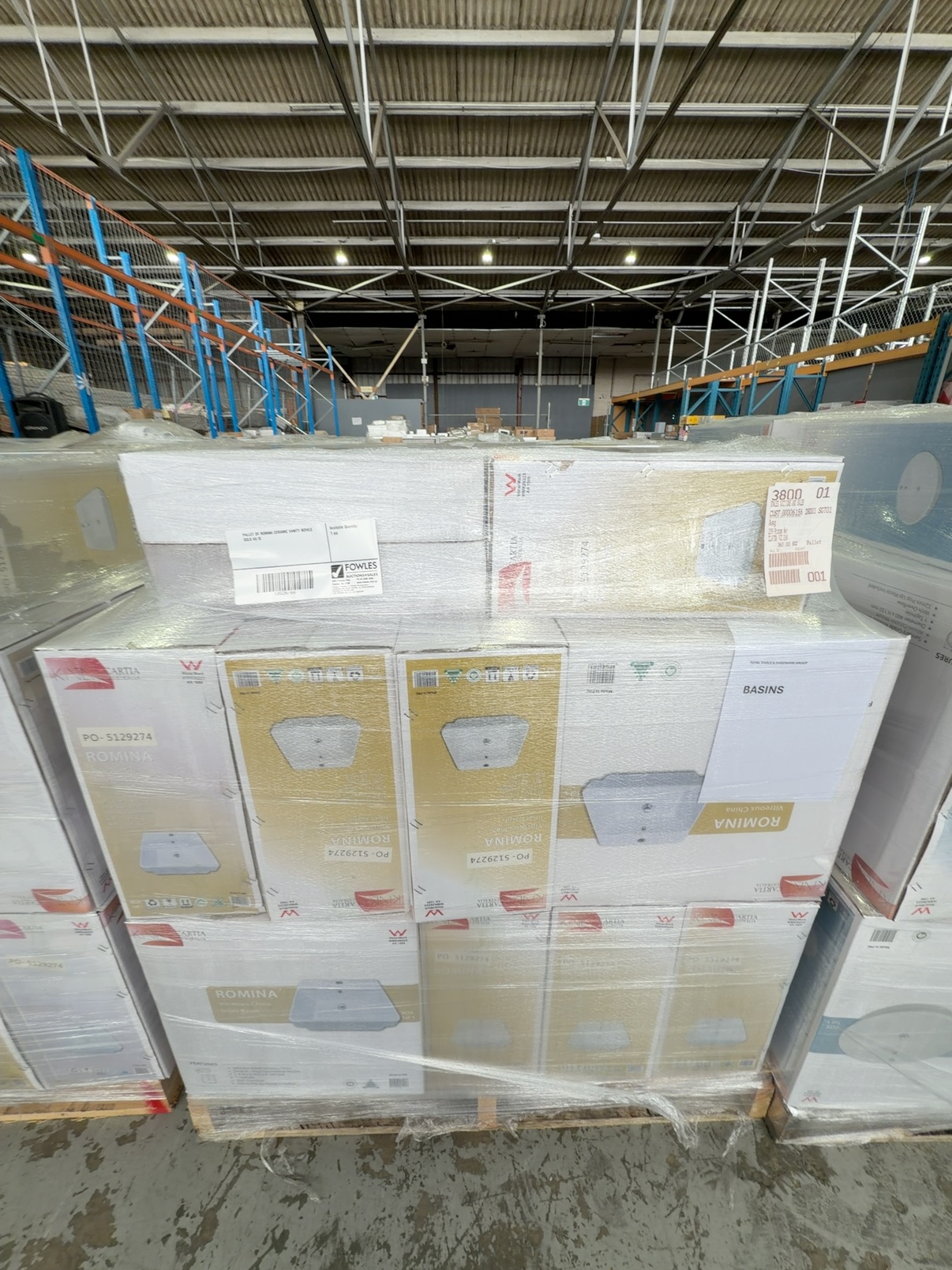 PALLET OF ROMINA CERAMIC VANITY BOWLS SOLD AS IS PALLET OF ROMINA CERAMIC VANITY BOWLS SOLD AS IS