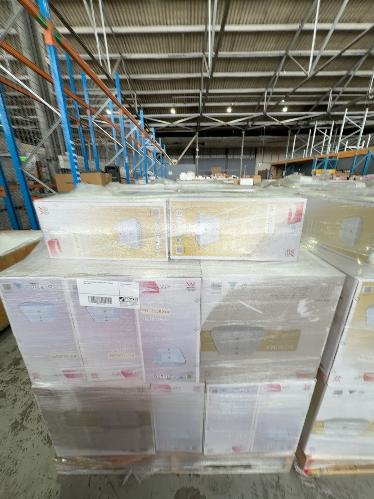 PALLET OF ROMINA CERAMIC VANITY BOWLS SOLD AS IS PALLET OF ROMINA CERAMIC VANITY BOWLS SOLD AS IS