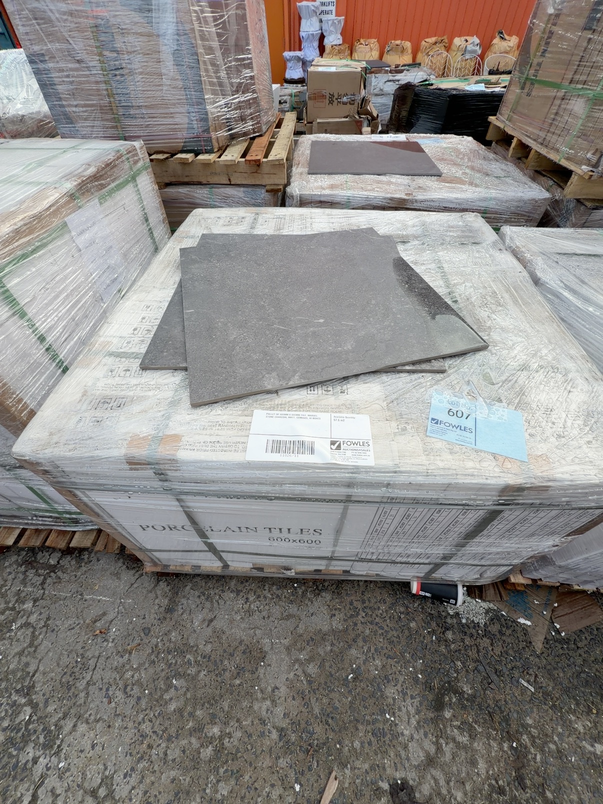PALLET OF 600MM X 600MM TILE, MARVEL STONE CHARCOAL MATT, CCM6689, 40 BOXES PALLET OF 600MM X 600MM TILE, MARVEL STONE CHARCOAL MATT, CCM6689, 40 BOXES