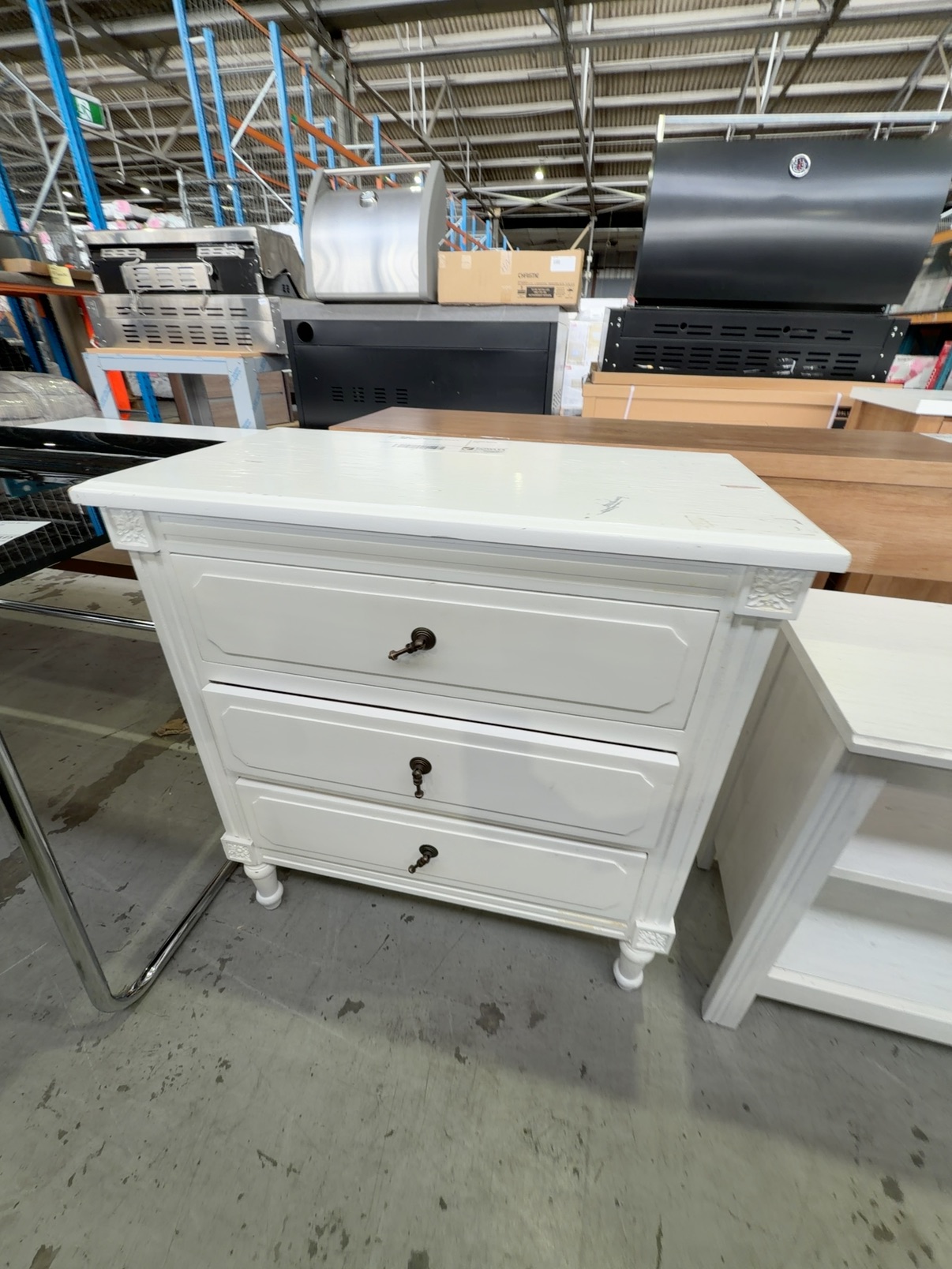 EX SHOWROOM, WHITE BEDSIDE SOLD AS IS *SOME MARKS* EX SHOWROOM, WHITE BEDSIDE SOLD AS IS *SOME MARKS*