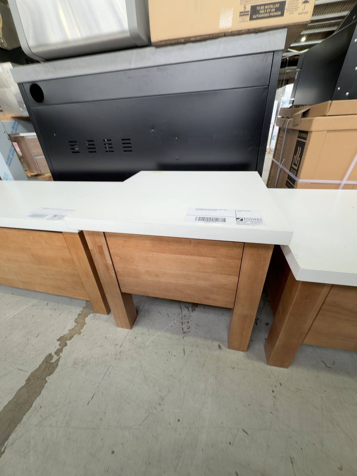 EX SHOWROOM, OAK BEDSIDE/LAMP TABLE, WITH WHITE TOP SOLD AS IS EX SHOWROOM, OAK BEDSIDE/LAMP TABLE, WITH WHITE TOP SOLD AS IS