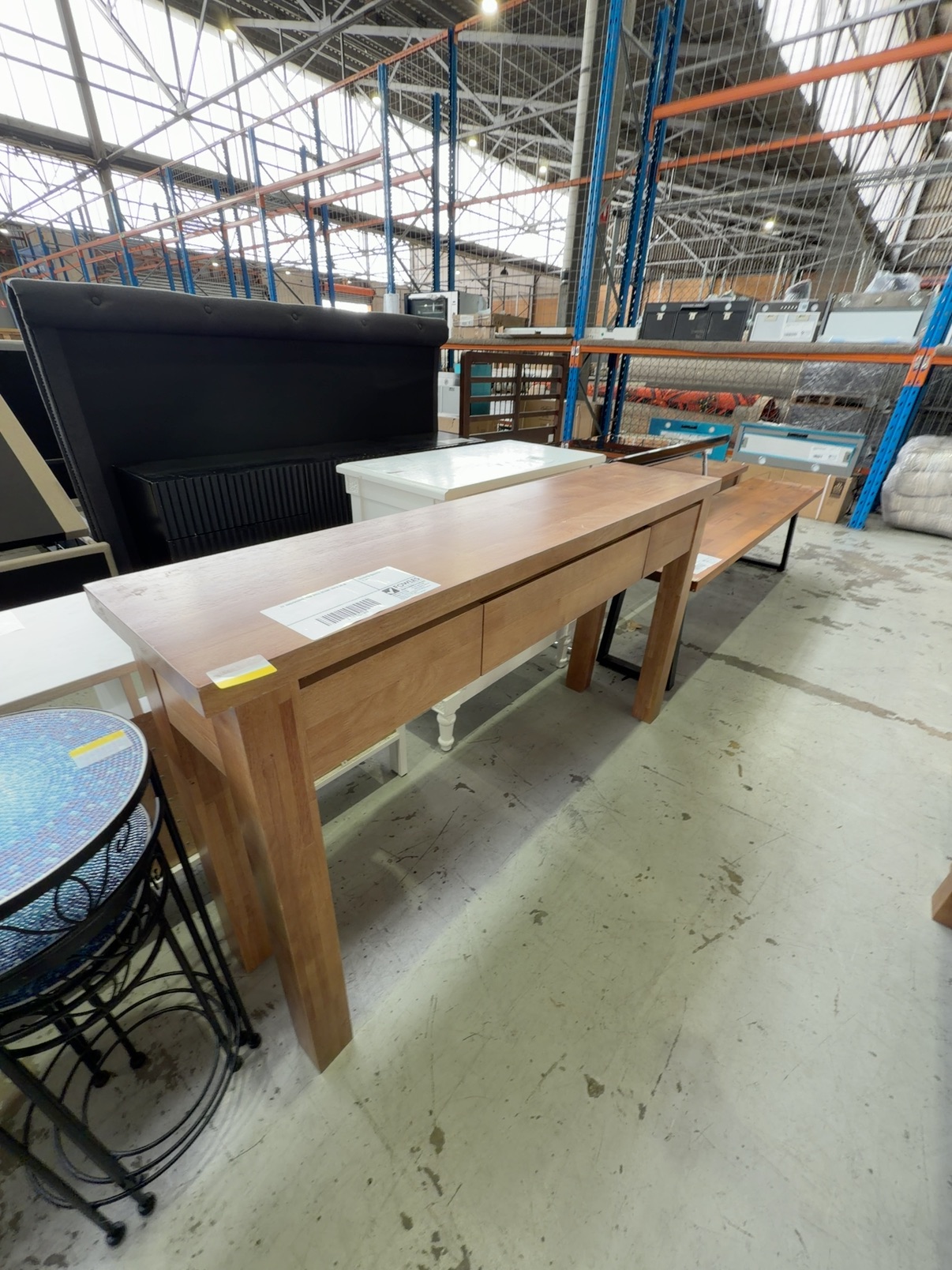 EX SHOWROOM, OAK HALL STAND SOLD AS IS EX SHOWROOM, OAK HALL STAND SOLD AS IS