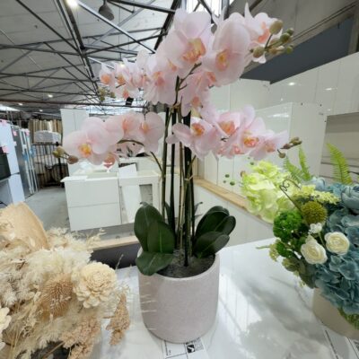 EX SHOWROOM, FAUX FLORAL ARRANGEMENT SOLD AS IS EX SHOWROOM, FAUX FLORAL ARRANGEMENT SOLD AS IS
