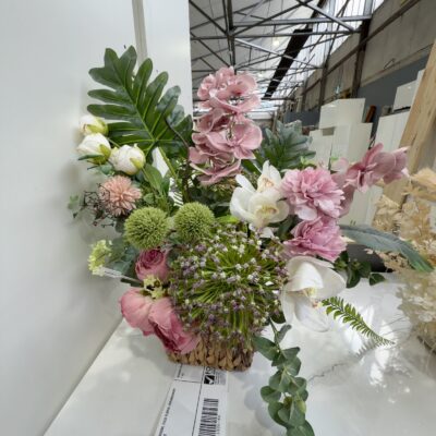 EX SHOWROOM, FAUX FLORAL ARRANGEMENT SOLD AS IS EX SHOWROOM, FAUX FLORAL ARRANGEMENT SOLD AS IS