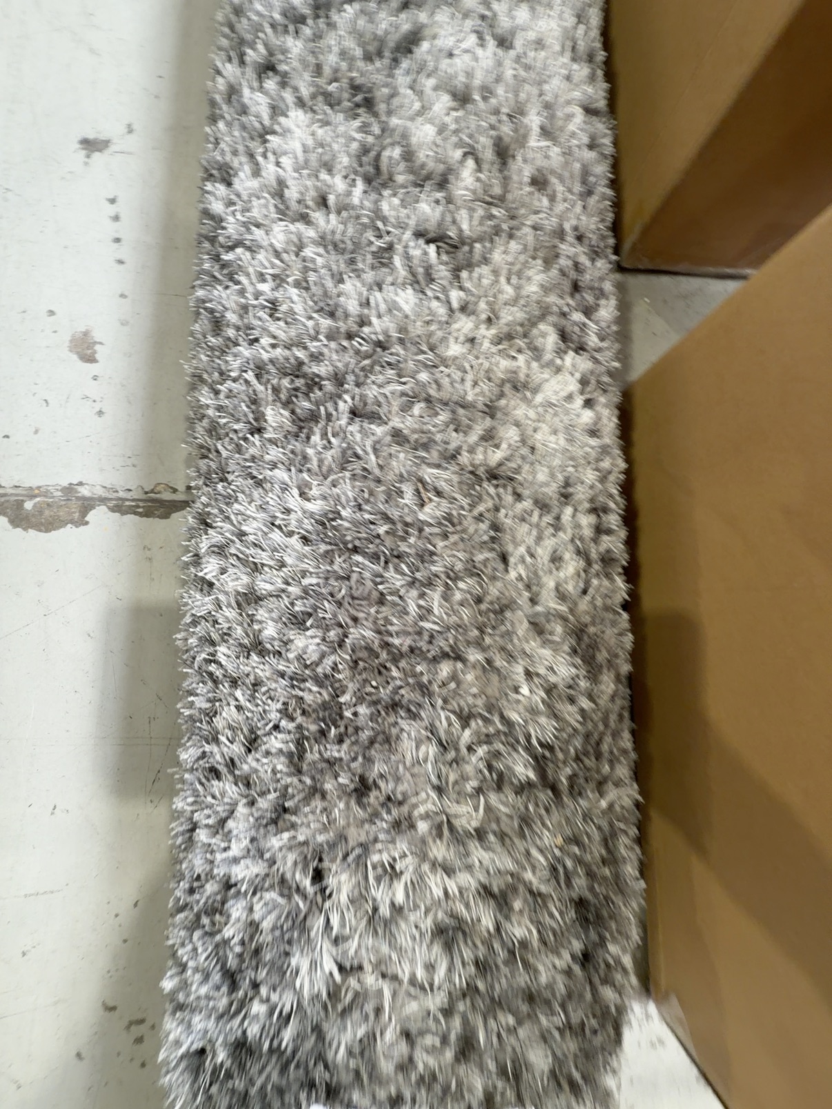 EX SHOWROOM, GREY RUG SOLD AS IS EX SHOWROOM, GREY RUG SOLD AS IS
