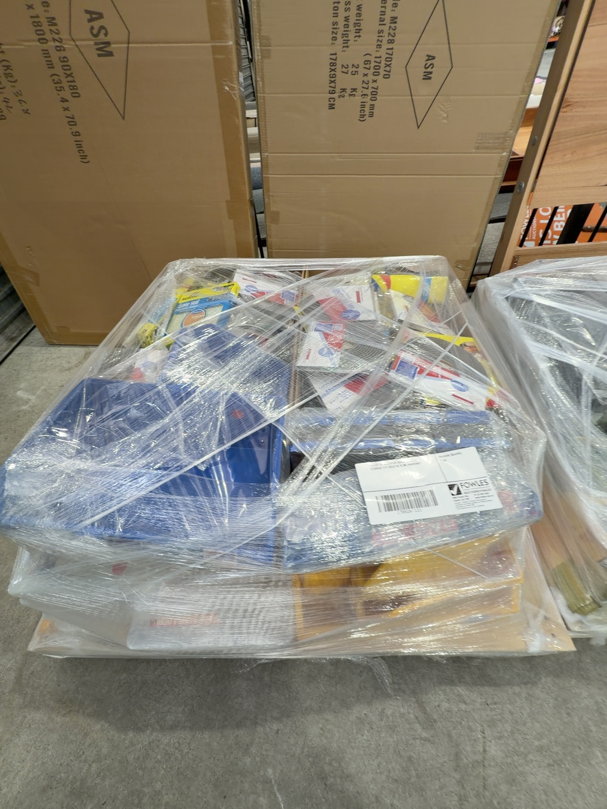 PALLET OF ASSORTED SEALS, PLASTIC STORAGE ETC SOLD AS IS NO WARRANTY PALLET OF ASSORTED SEALS, PLASTIC STORAGE ETC SOLD AS IS NO WARRANTY