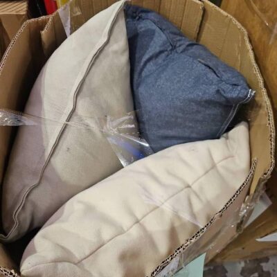 EX STAGING - BOX OF ASSORTED CUSHIONS, SOLD AS IS EX STAGING - BOX OF ASSORTED CUSHIONS, SOLD AS IS