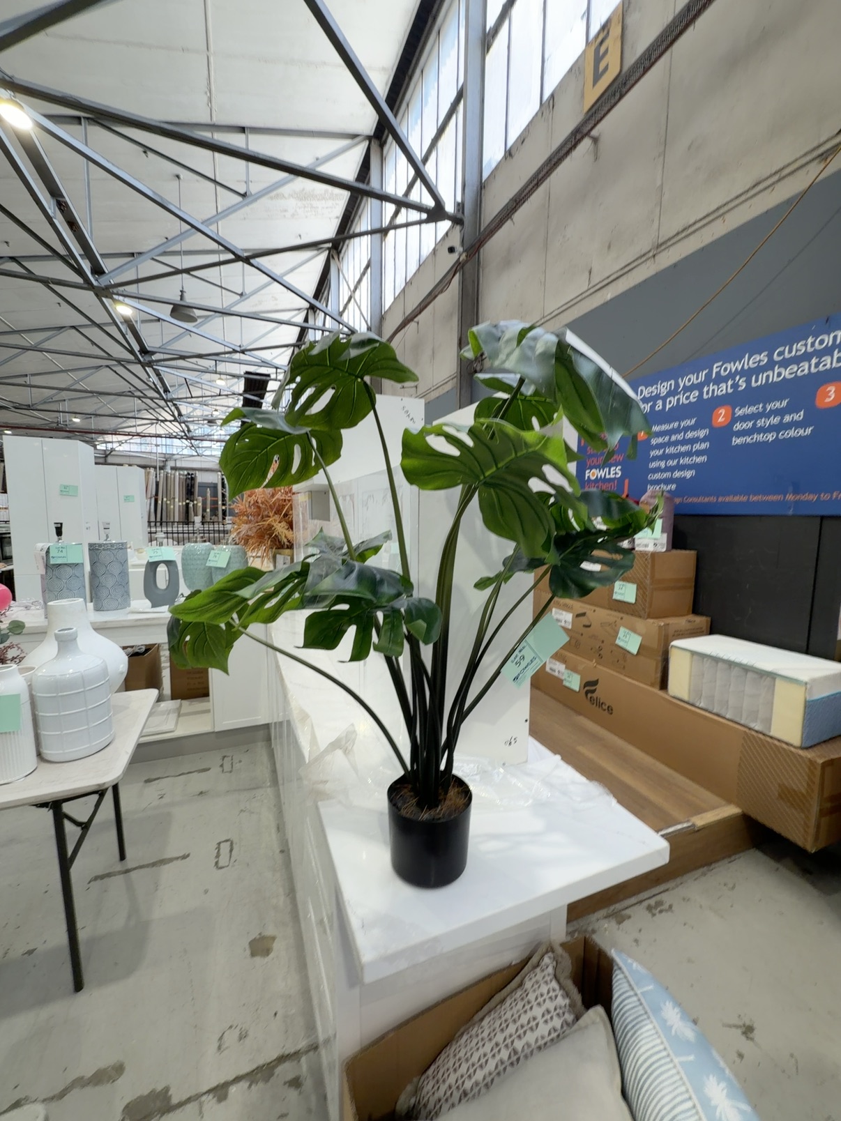 EX STAGING - FAUX PLANT, SOLD AS IS EX STAGING - FAUX PLANT, SOLD AS IS