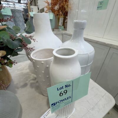 EX STAGING - LOT OF 4 ASSORTED DECORATOR ITEMS, SOLD AS IS EX STAGING - LOT OF 4 ASSORTED DECORATOR ITEMS, SOLD AS IS