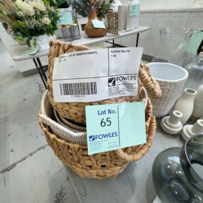 EX STAGING - LOT OF ASSORTED BASKETS, SOLD AS IS EX STAGING - LOT OF ASSORTED BASKETS, SOLD AS IS