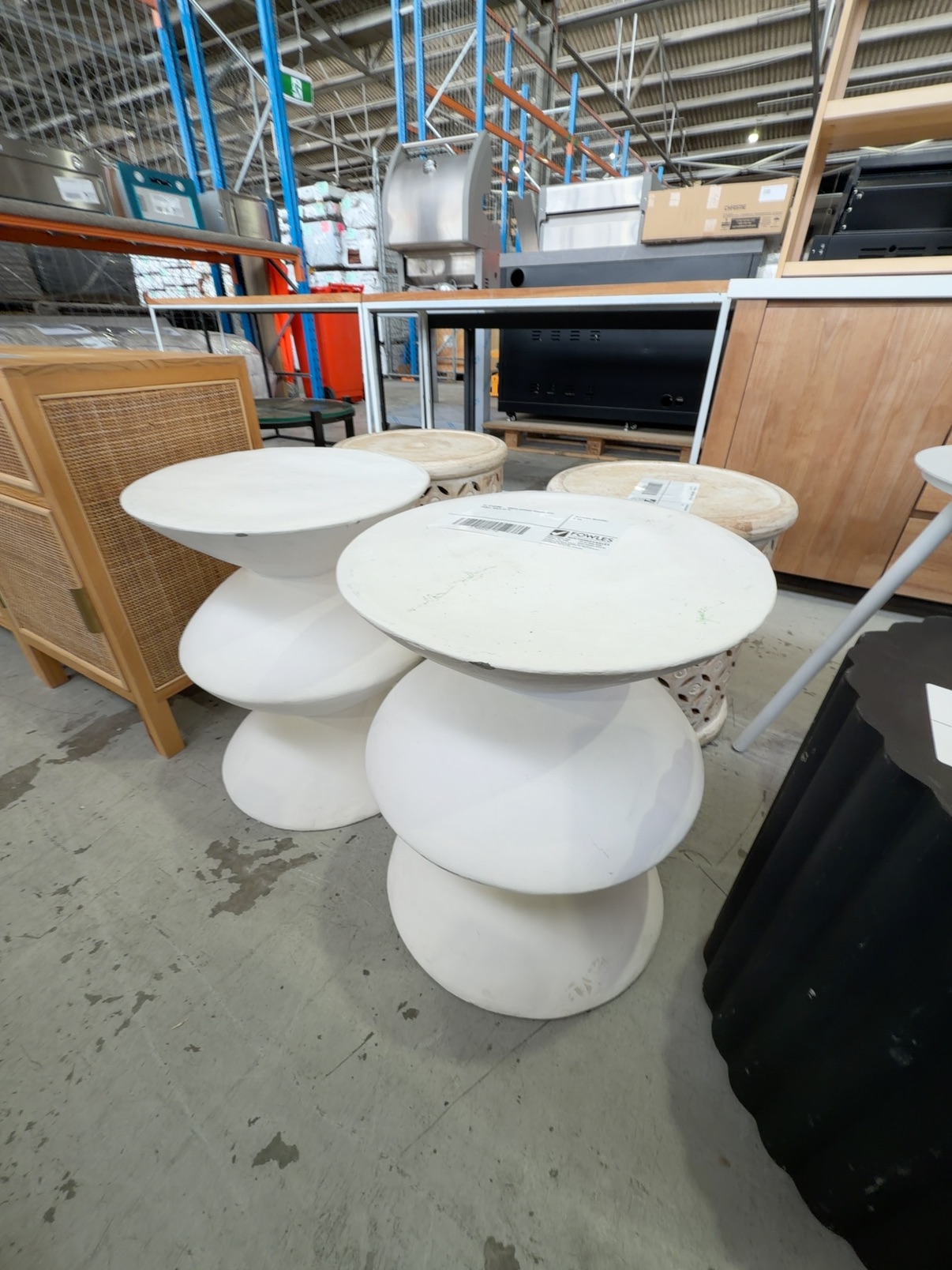 EX STAGING - WHITE CURVED ROUND SIDE TABLE, SOLD AS IS EX STAGING - WHITE CURVED ROUND SIDE TABLE, SOLD AS IS