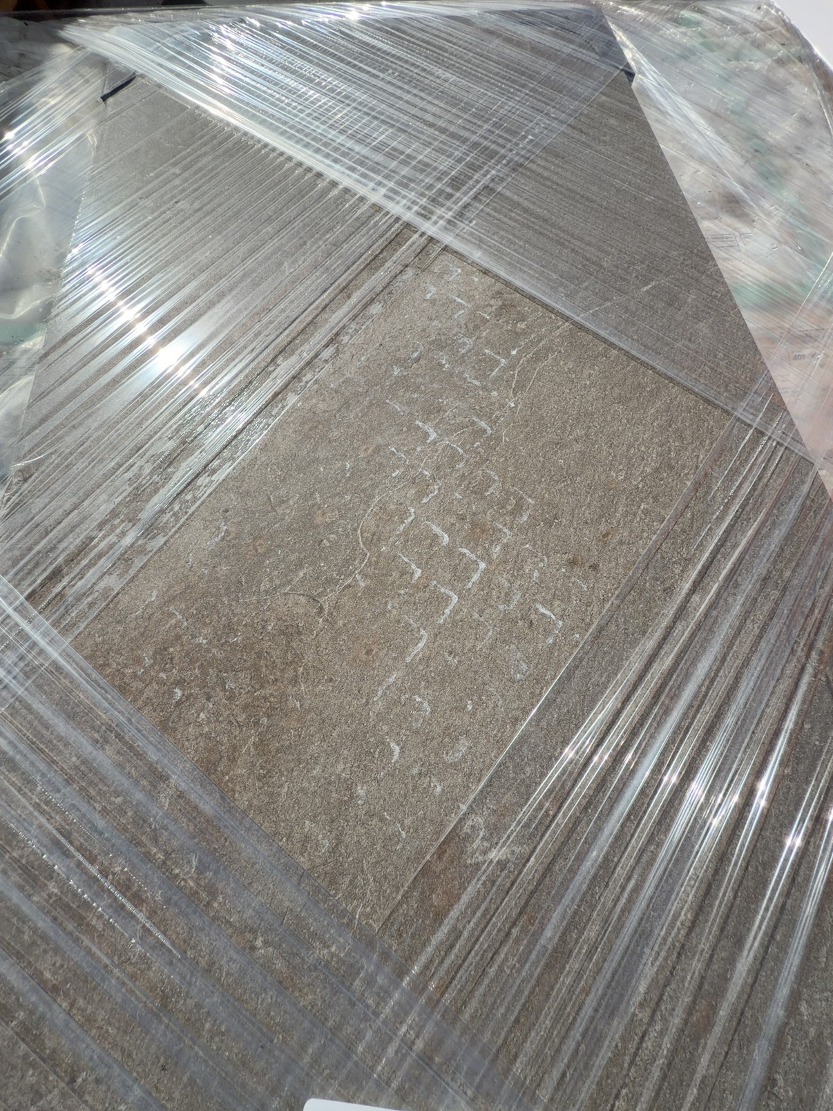 PALLET OF LUCIA TAUPE PORCELAIN PAVERS 800MM X 400MM X 20MM RETAIL $90M2 PALLET OF LUCIA TAUPE PORCELAIN PAVERS 800MM X 400MM X 20MM RETAIL $90M2