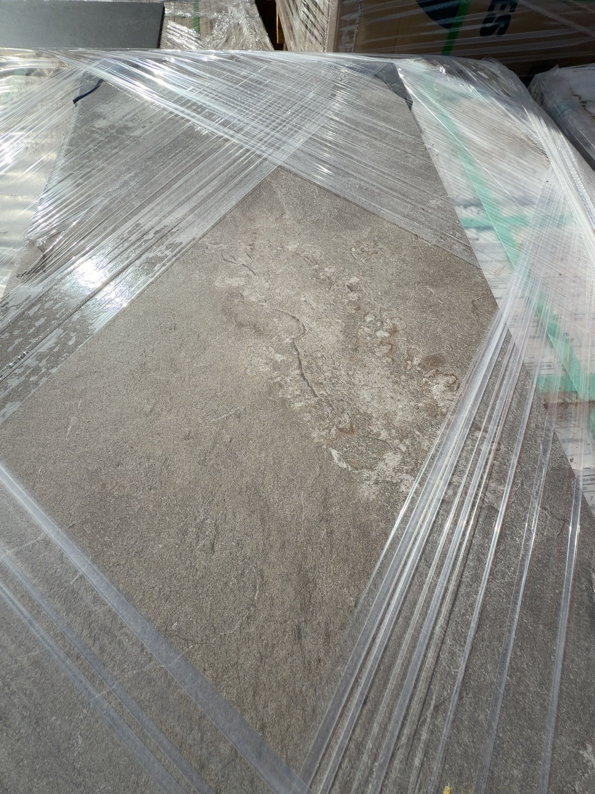 PALLET OF LUCIA TAUPE PORCELAIN PAVERS 800MM X 400MM X 20MM RETAIL $90M2 PALLET OF LUCIA TAUPE PORCELAIN PAVERS 800MM X 400MM X 20MM RETAIL $90M2