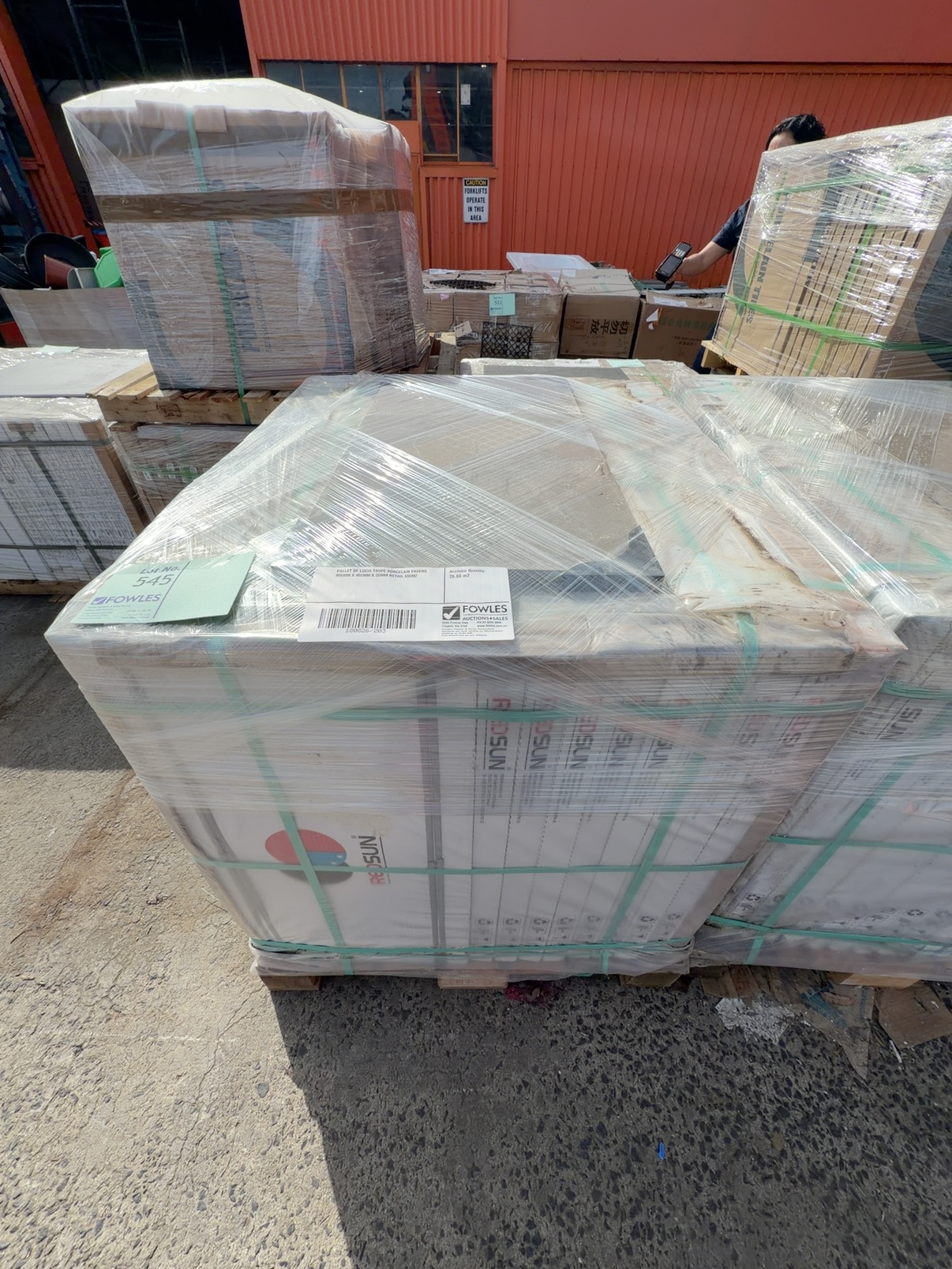 PALLET OF LUCIA TAUPE PORCELAIN PAVERS 800MM X 400MM X 20MM RETAIL $90M2 PALLET OF LUCIA TAUPE PORCELAIN PAVERS 800MM X 400MM X 20MM RETAIL $90M2