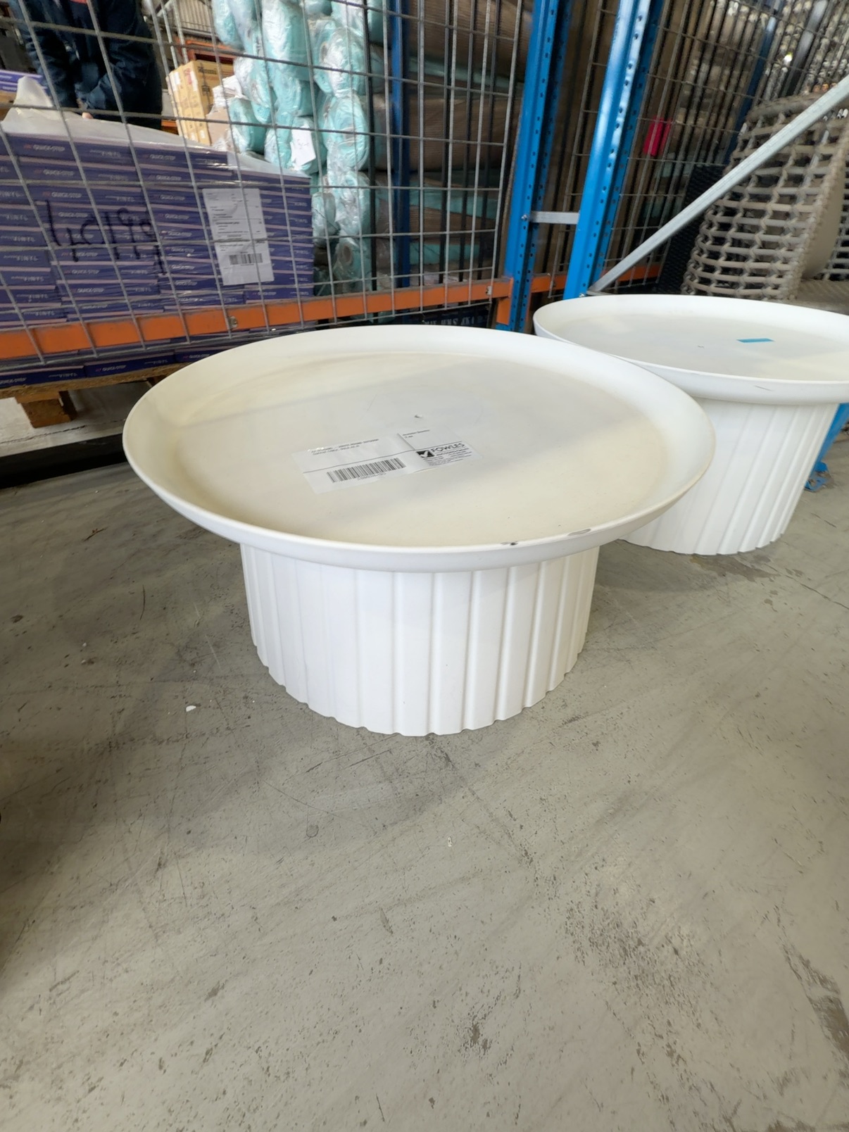 EX STAGING - WHITE ROUND OUTDOOR COFFEE TABLE, SOLD AS IS EX STAGING - WHITE ROUND OUTDOOR COFFEE TABLE, SOLD AS IS