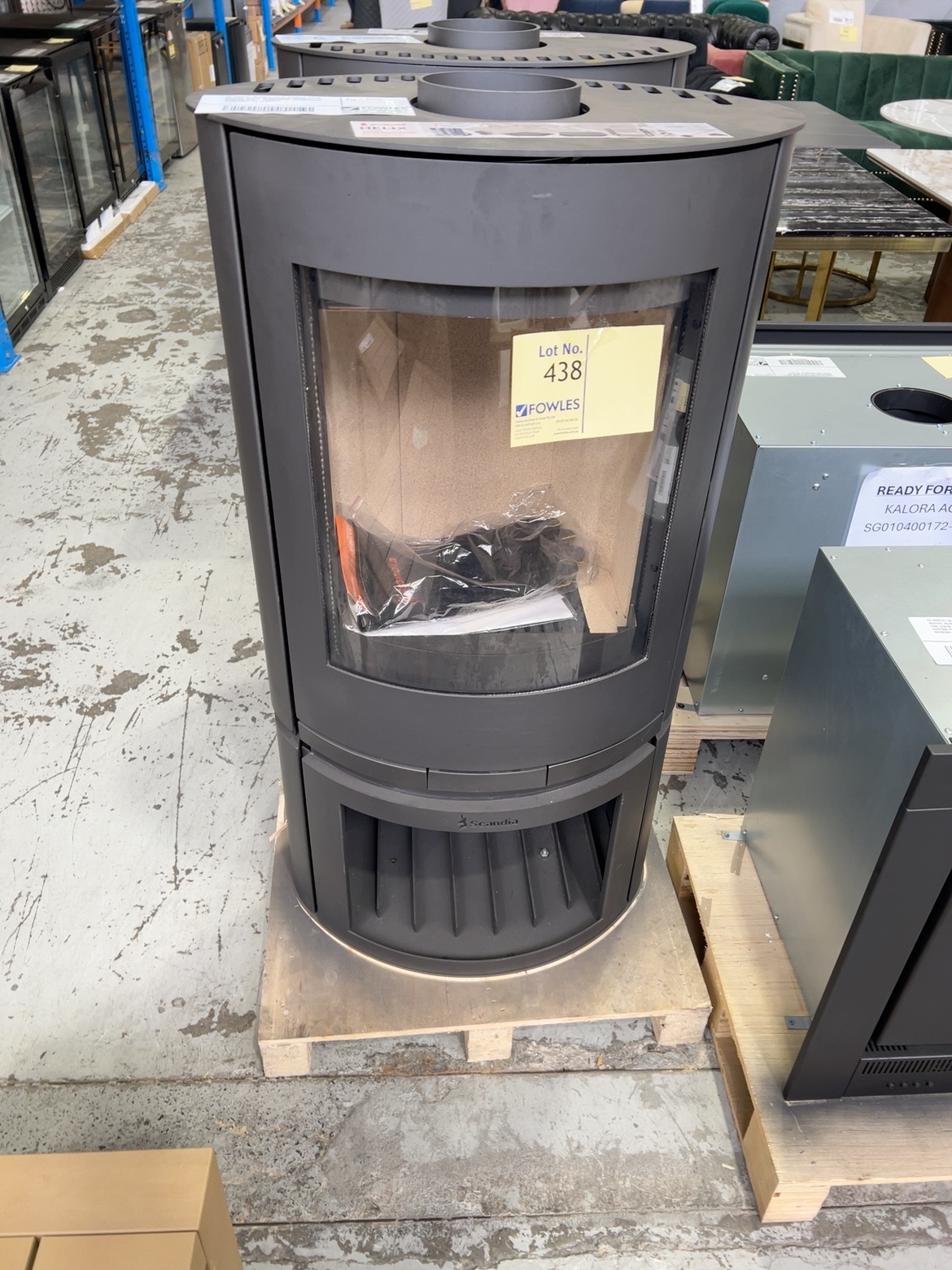 EX DISPLAY SCANDIA HELIX SCMR500 WOOD HEATER, HEATS UP TO 200M2, CURVED VIEWING GLASS, INTEGRATED LOWER WOOD STORAGE BOX, GRAPHITE SCMR500G-18-0160 3 MONTHS WARRANTY EX DISPLAY SCANDIA HELIX SCMR500 WOOD HEATER, HEATS UP TO 200M2, CURVED VIEWING GLASS, INTEGRATED LOWER WOOD STORAGE BOX, GRAPHITE SCMR500G-18-0160 3 MONTHS WARRANTY