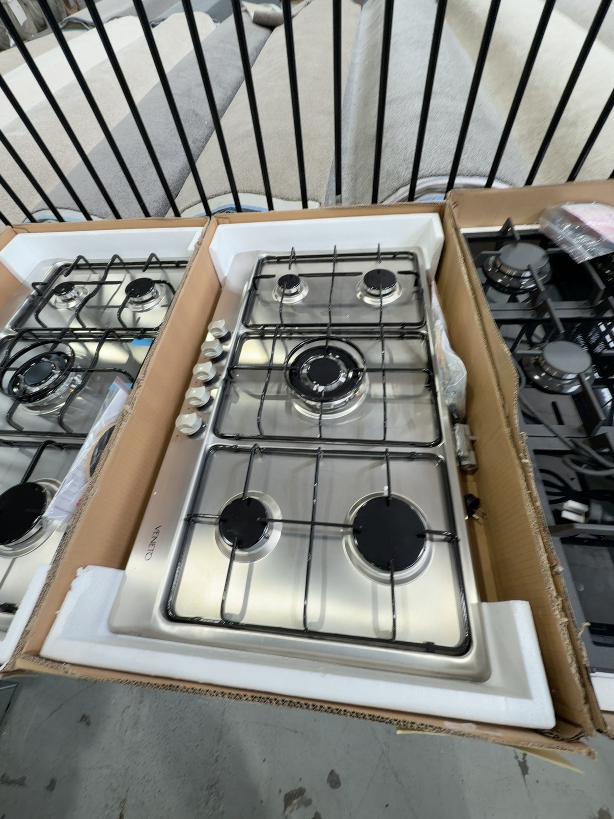 NEW VENETO 900MM GAS COOKTOP VH90FSS 14 DAY WARRANTY NEW VENETO 900MM GAS COOKTOP VH90FSS 14 DAY WARRANTY
