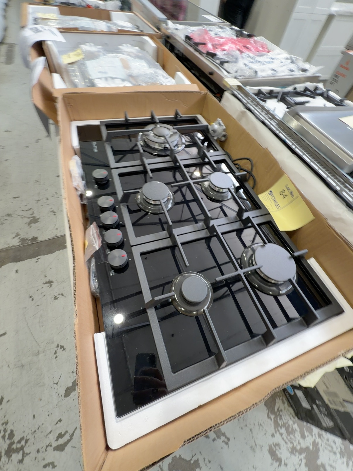 NEW ARTUSI 900MM BLACK GLASS GAS COOKTOP CAGH9000B, 14 DAY WARRANTY NEW ARTUSI 900MM BLACK GLASS GAS COOKTOP CAGH9000B, 14 DAY WARRANTY