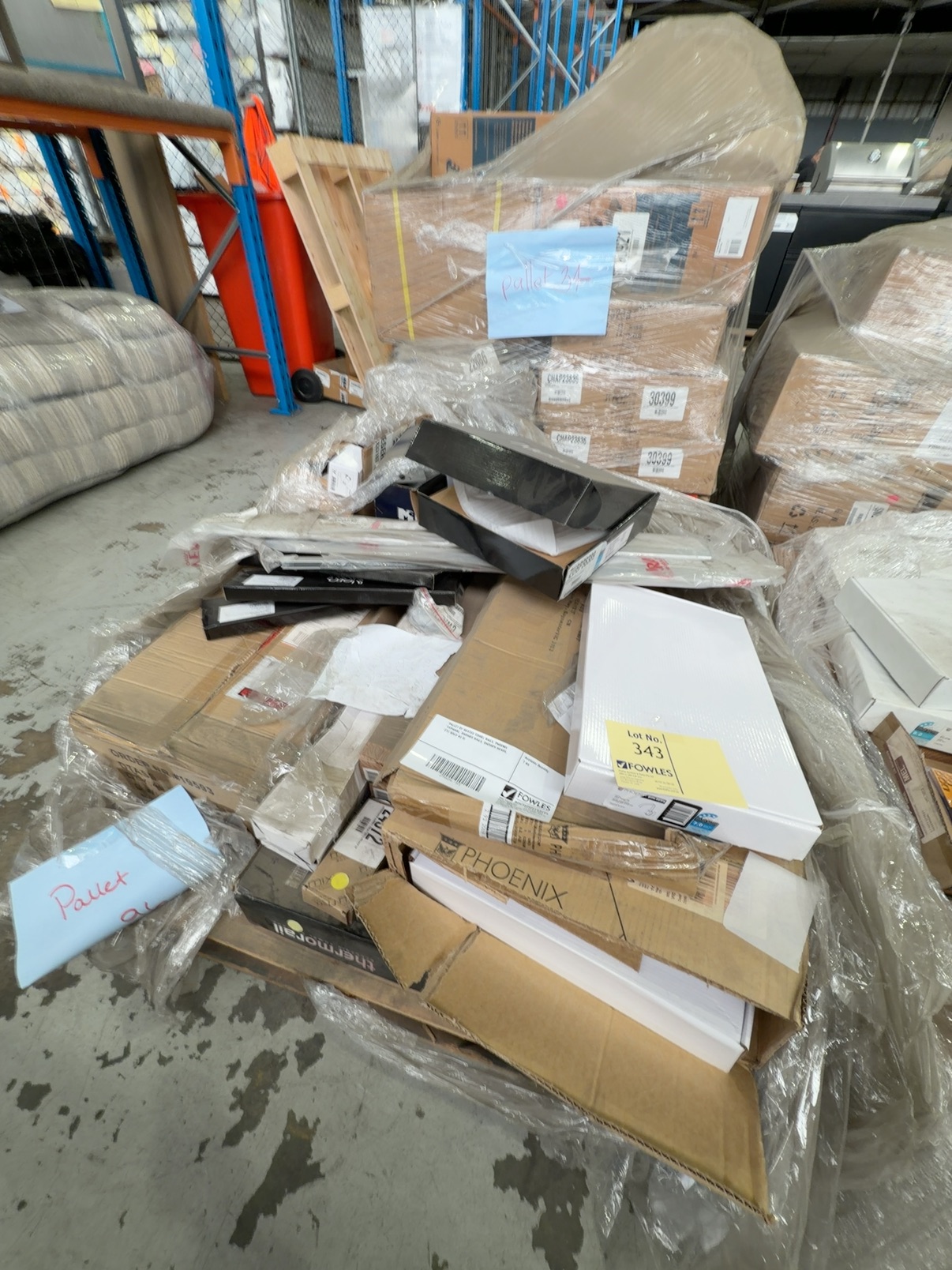 PALLET OF HEATED TOWEL RAILS, PHOENIX TAPWARE, SHOWER RAILS, SHOWER HEADS, ETC SOLD AS IS PALLET OF HEATED TOWEL RAILS, PHOENIX TAPWARE, SHOWER RAILS, SHOWER HEADS, ETC SOLD AS IS