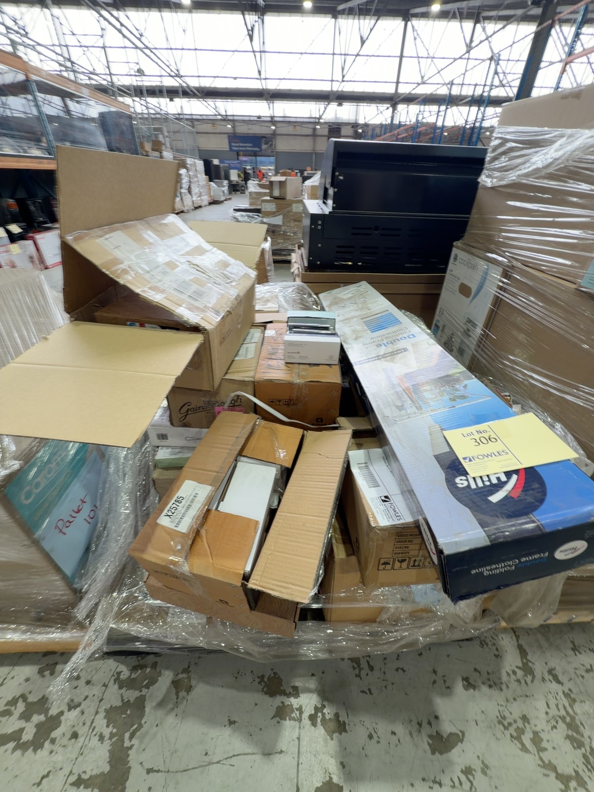 PALLET OF ASSORTED DESIGNER TAPWARE, DOOR LEVERS, SHOWER RAILS, HILLS FOLDING CLOTHES LINE ETC, SOLD AS IS PALLET OF ASSORTED DESIGNER TAPWARE, DOOR LEVERS, SHOWER RAILS, HILLS FOLDING CLOTHES LINE ETC, SOLD AS IS