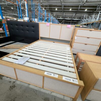 NEW LIONEL KING SIZE BEDFRAME, AMERICAN OAK, BEIGE FABRIC NEW LIONEL KING SIZE BEDFRAME, AMERICAN OAK, BEIGE FABRIC