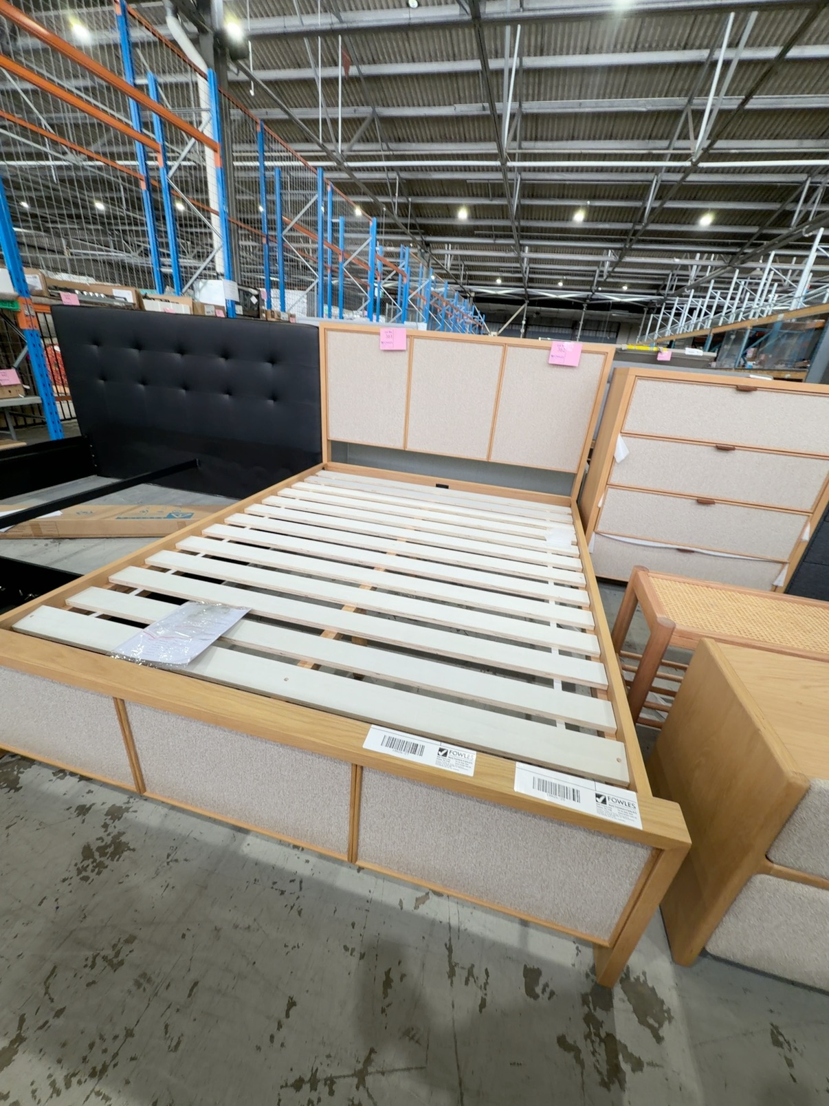 NEW LIONEL KING SIZE BEDFRAME, AMERICAN OAK, BEIGE FABRIC NEW LIONEL KING SIZE BEDFRAME, AMERICAN OAK, BEIGE FABRIC