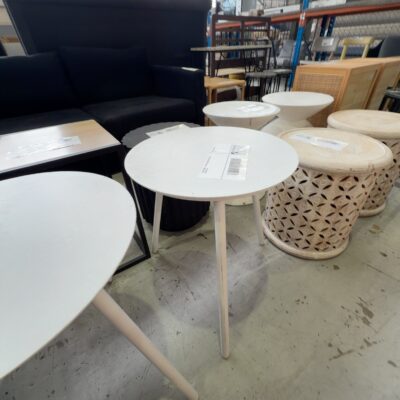 EX STAGING - WHITE ROUND SIDE TABLE, SOLD AS IS EX STAGING - WHITE ROUND SIDE TABLE, SOLD AS IS