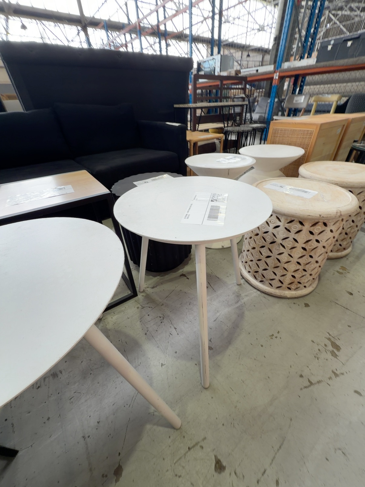 EX STAGING - WHITE ROUND SIDE TABLE, SOLD AS IS EX STAGING - WHITE ROUND SIDE TABLE, SOLD AS IS