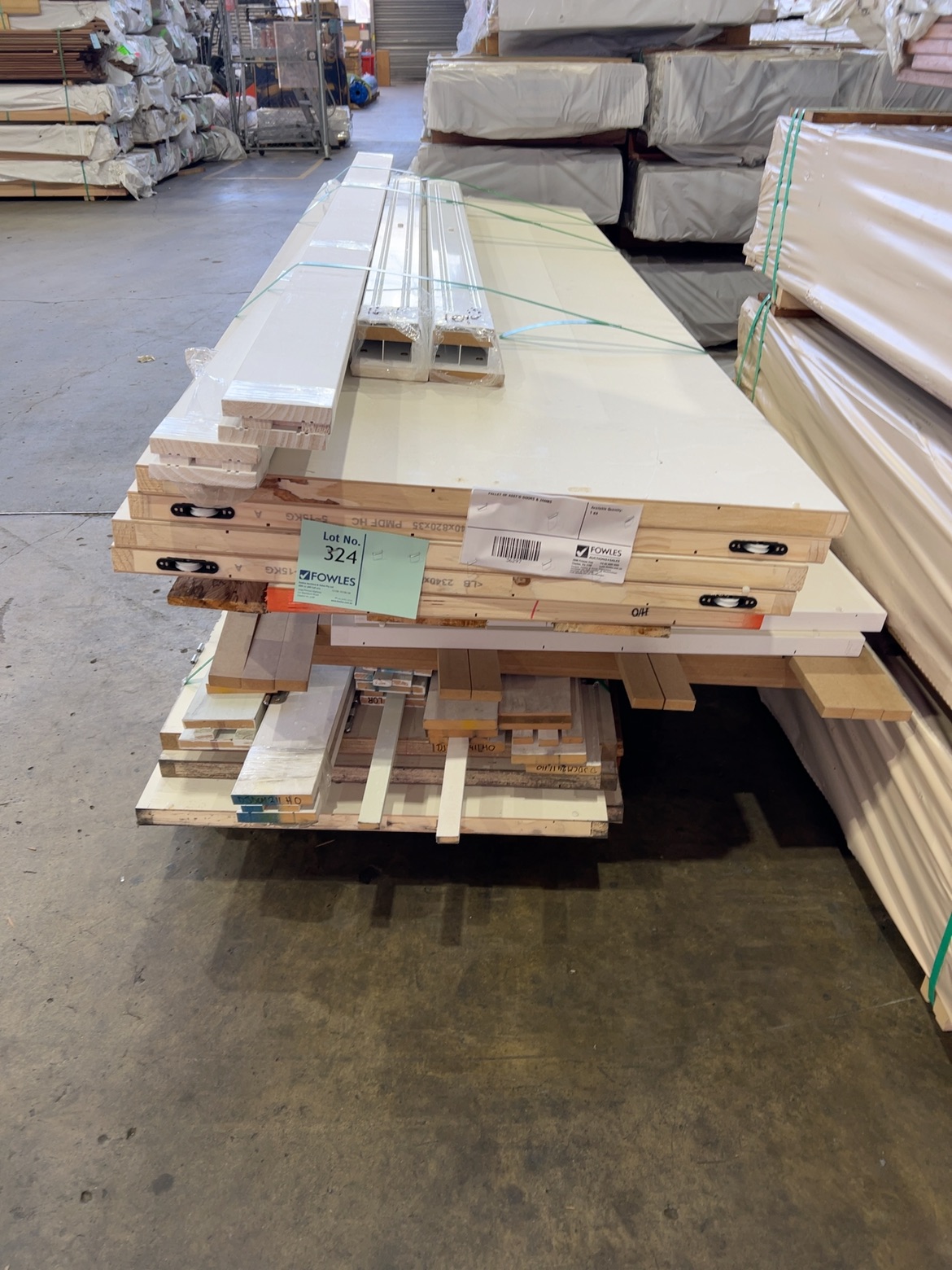 PALLET OF ASST'D DOORS & JAMBS PALLET OF ASST'D DOORS & JAMBS