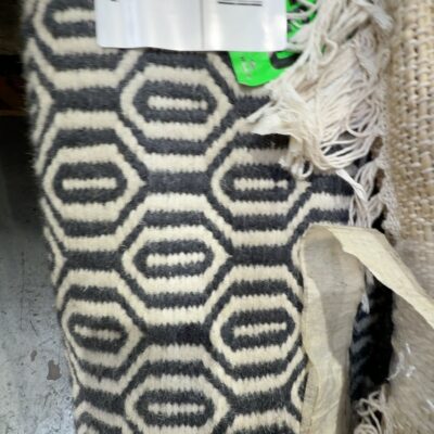 EX STAGING - FLOOR RUG SOLD AS IS EX STAGING - FLOOR RUG SOLD AS IS