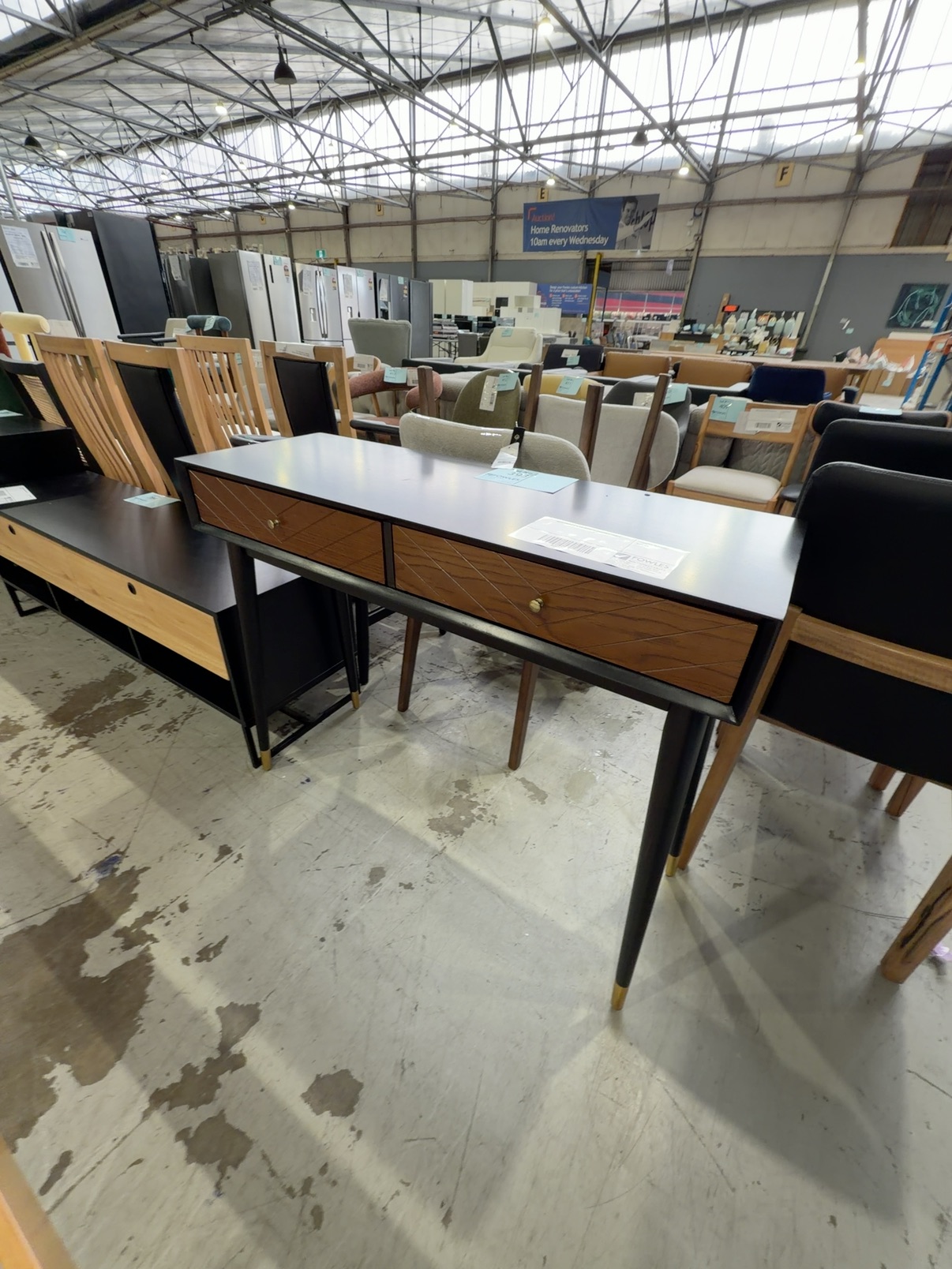 NEW COOPER & CO EUROPA CONSOLE TABLE NEW COOPER & CO EUROPA CONSOLE TABLE