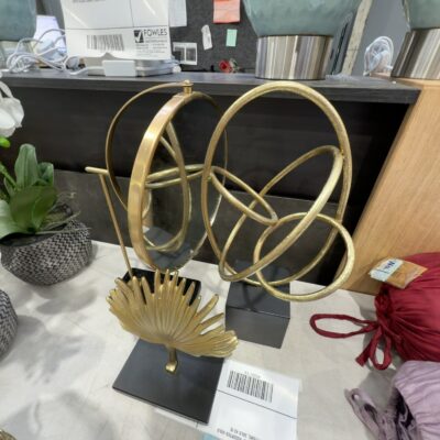EX STAGING - LOT OF ASSORTED GOLD DECORATOR ITEMS, SOLD AS IS EX STAGING - LOT OF ASSORTED GOLD DECORATOR ITEMS, SOLD AS IS