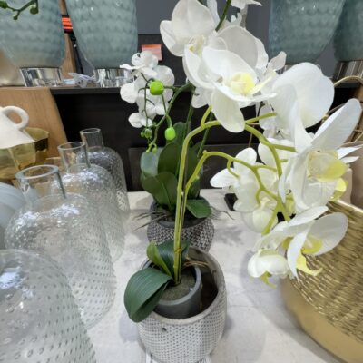 EX STAGING - LOT OF ASSORTED FAUX ORCHIDS, SOLD AS IS EX STAGING - LOT OF ASSORTED FAUX ORCHIDS, SOLD AS IS