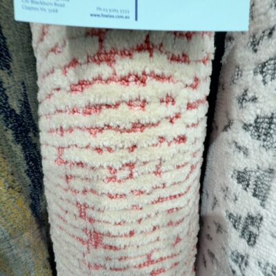 EX DISPLAY RUG APPROX SIZE 160CM X 230CM