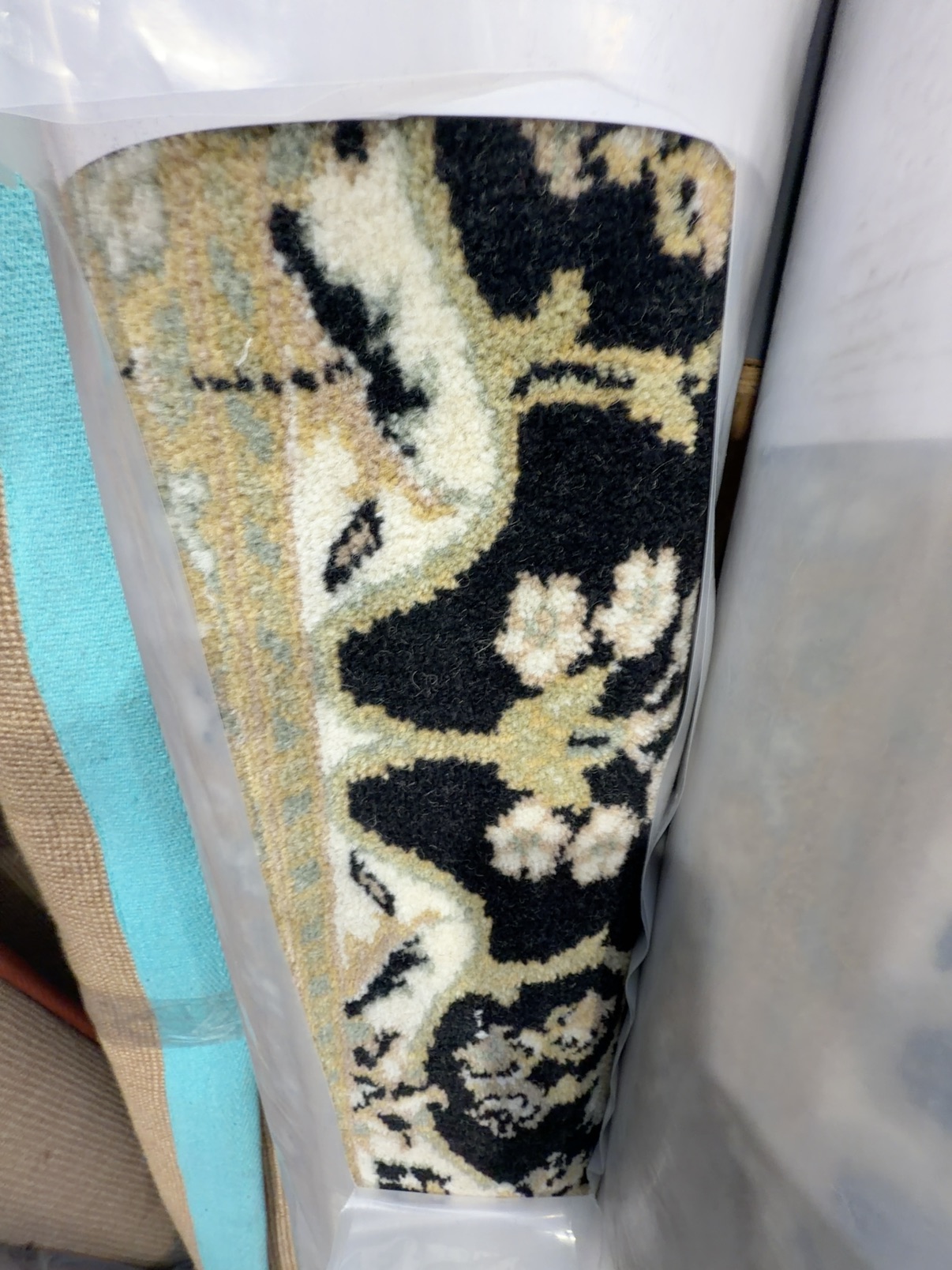 BRAND NEW PURE NZ WOOL RUG 1900MM X 2800MM RRP$999, SOLD AS IS BRAND NEW PURE NZ WOOL RUG 1900MM X 2800MM RRP$999, SOLD AS IS
