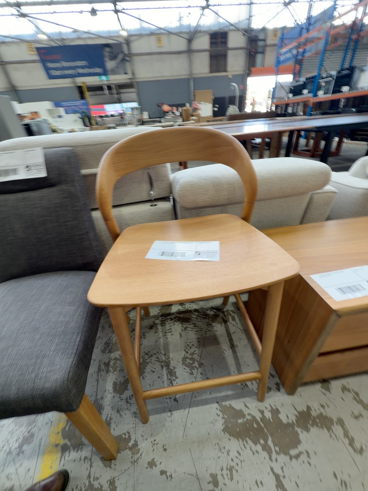 EX DISPLAY TEMPO BAR STOOL SOLD AS IS *CRACK IN BACKREST* EX DISPLAY TEMPO BAR STOOL SOLD AS IS *CRACK IN BACKREST*