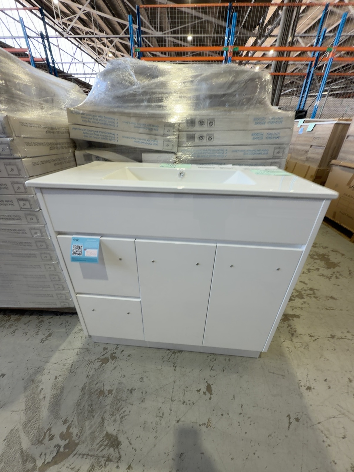 NEW AULIC ROCKY 900MM WHITE FLOOR VANITY WITH LEFT HAND DRAWERS, CRYSTAL CERAMIC TOP RRP$1100 CA12-900L-CT28 NEW AULIC ROCKY 900MM WHITE FLOOR VANITY WITH LEFT HAND DRAWERS, CRYSTAL CERAMIC TOP RRP$1100 CA12-900L-CT28