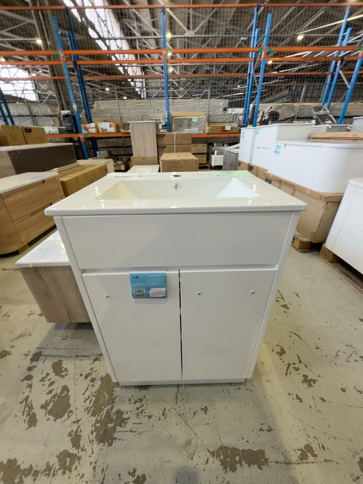 NEW AULIC ROCKY 600MM WHITE FLOOR VANITY WITH CRYSTAL CERAMIC TOP RRP$843 CA12-600-CT28 NEW AULIC ROCKY 600MM WHITE FLOOR VANITY WITH CRYSTAL CERAMIC TOP RRP$843 CA12-600-CT28