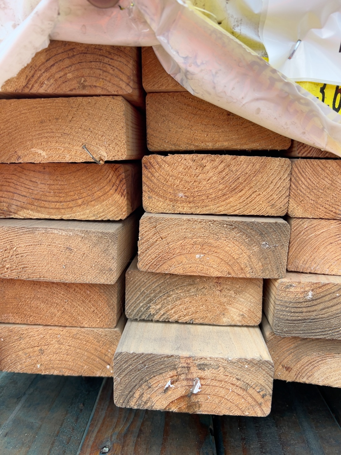 90X45 MGP10 PINE 40/3.6 (PACK IS WEATHERED AND SOLD AS IS) 90X45 MGP10 PINE 40/3.6 (PACK IS WEATHERED AND SOLD AS IS)