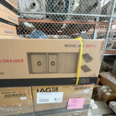 NEW ARC SKT11 DELUXE 1 & 1/4 BOWL WITH RIGHT HAND DRAINER, SQUARE S/STEEL RRP$798 WITH COLANDER AND CHOPPING BOARD NEW ARC SKT11 DELUXE 1 & 1/4 BOWL WITH RIGHT HAND DRAINER, SQUARE S/STEEL RRP$798 WITH COLANDER AND CHOPPING BOARD