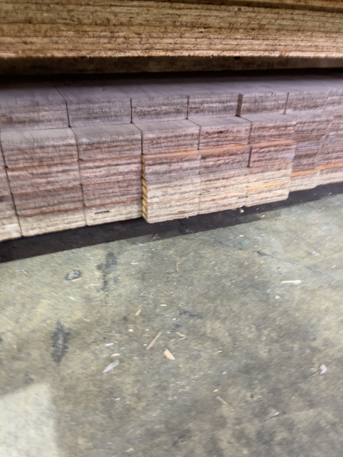 90X35 F17 LVL H2 65/2.4 (PACK IS WEATHERED AND SOLD AS IS) 90X35 F17 LVL H2 65/2.4 (PACK IS WEATHERED AND SOLD AS IS)