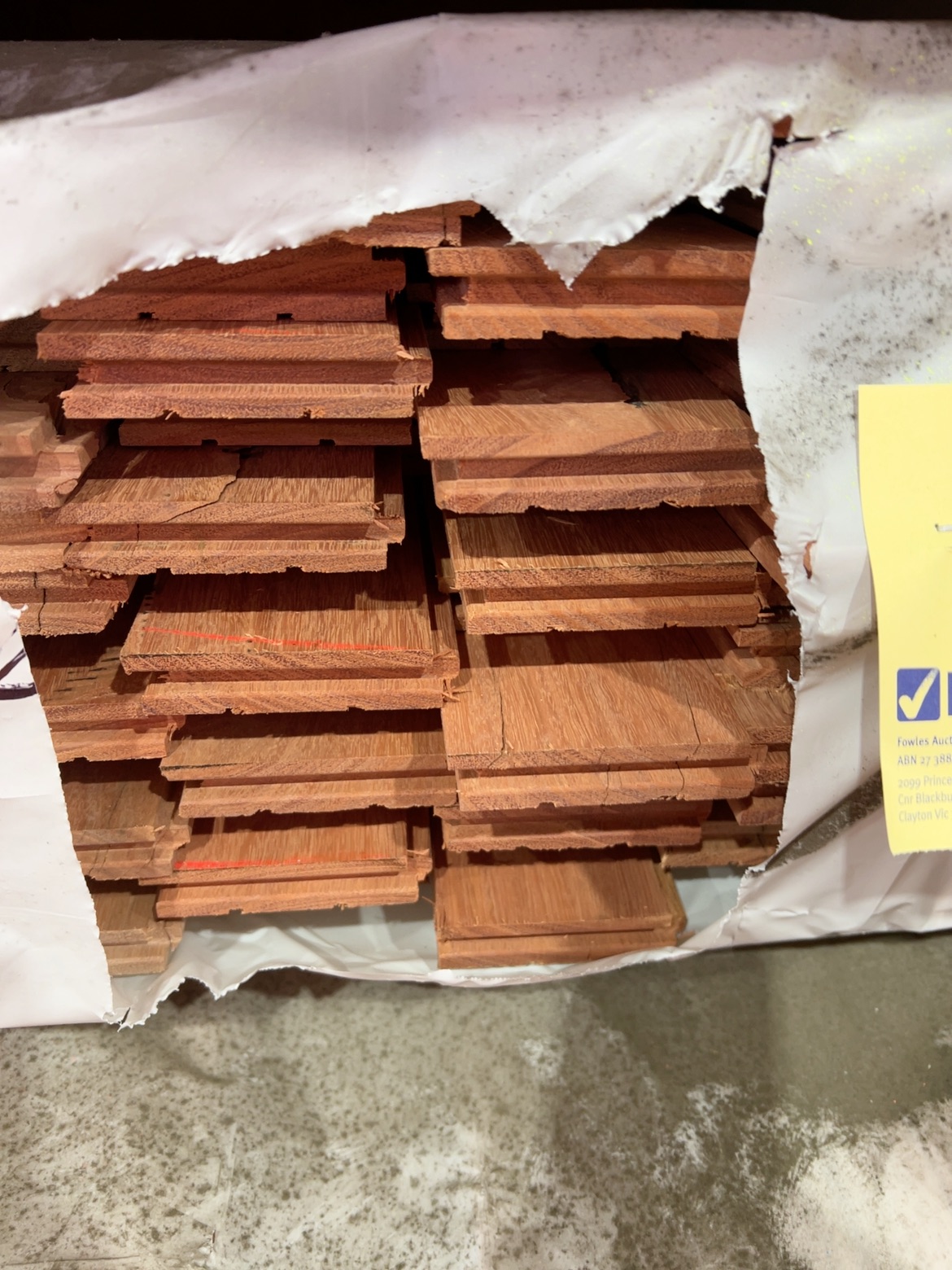 80X19 BLUEGUM COVER GRADE FLOORING 80X19 BLUEGUM COVER GRADE FLOORING