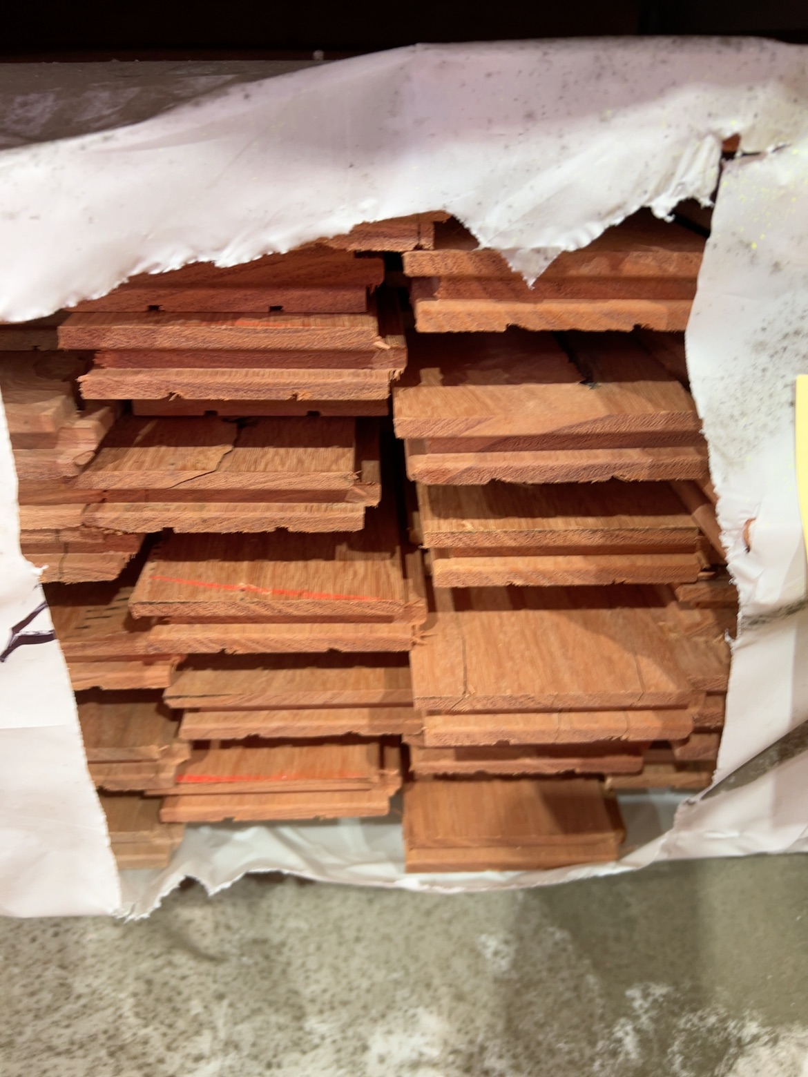 80X19 BLUEGUM COVER GRADE FLOORING 80X19 BLUEGUM COVER GRADE FLOORING