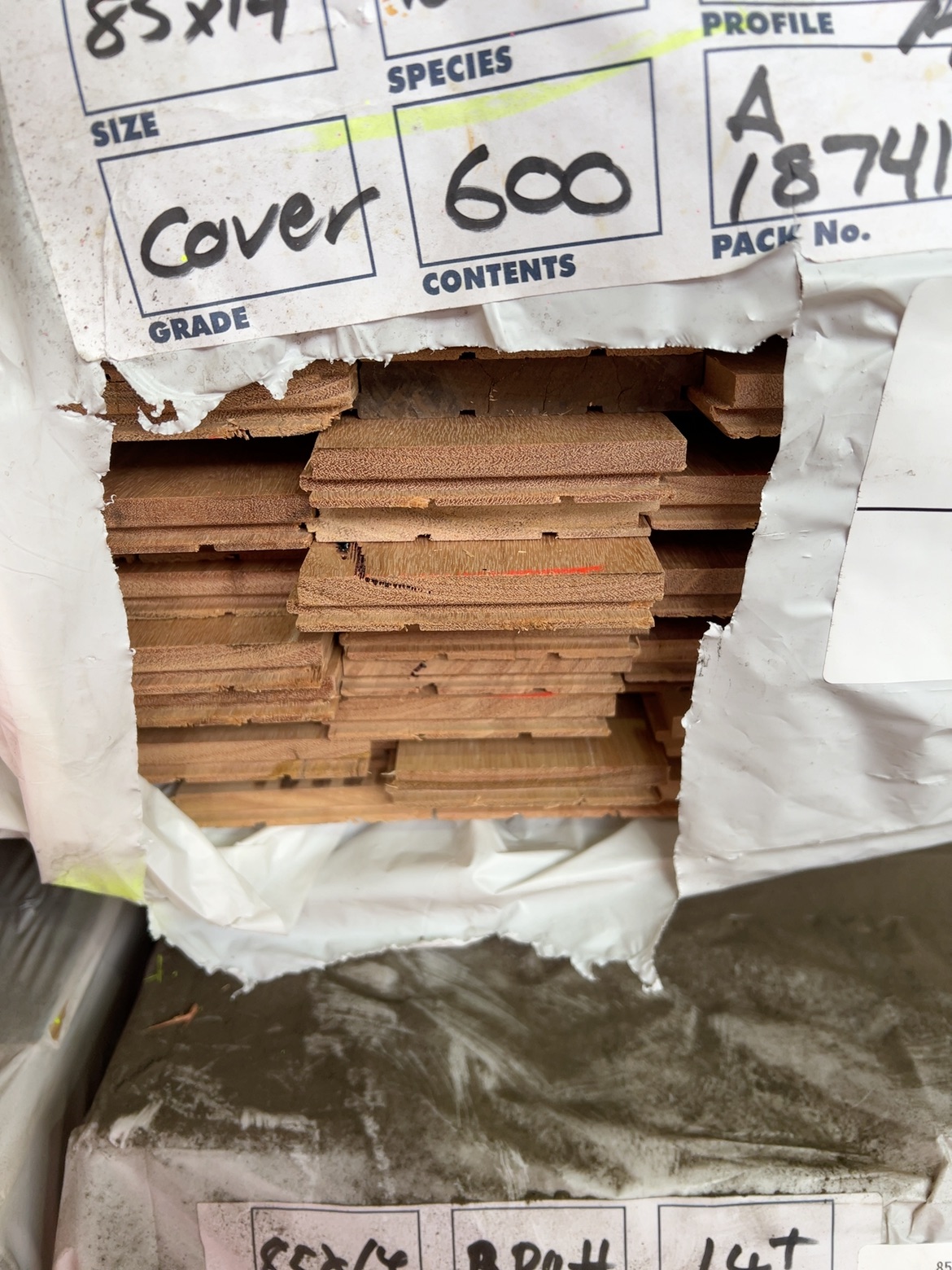 85X14 BLACKBUTT COVER GRADE OVERLAY FLOORING 85X14 BLACKBUTT COVER GRADE OVERLAY FLOORING