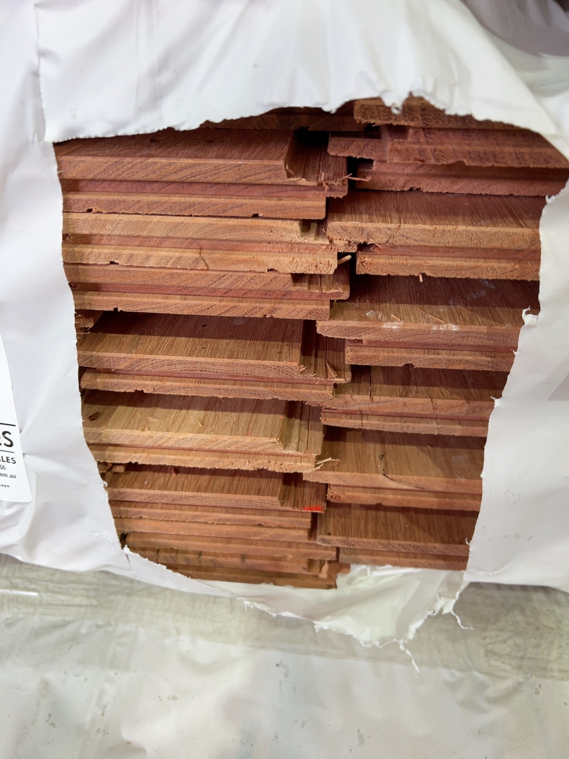 118X21 BLUE GUM COVER GRADE SHIPLAP CLADDING 118X21 BLUE GUM COVER GRADE SHIPLAP CLADDING