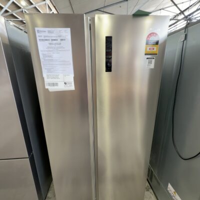 WESTINGHOUSE WSE6630SA SIDE BY SIDE FRIDGE S/STEEL, 624 LITRE, FRESHSEAL CRISPERS, QUICK FREEZE, QUICK CHILL FUNCTION, DUAL ICEMAKERS SPILLSAFE SHELVES, 12 MONTH WARRANTY RRP$1699 WESTINGHOUSE WSE6630SA SIDE BY SIDE FRIDGE S/STEEL, 624 LITRE, FRESHSEAL CRISPERS, QUICK FREEZE, QUICK CHILL FUNCTION, DUAL ICEMAKERS SPILLSAFE SHELVES, 12 MONTH WARRANTY RRP$1699
