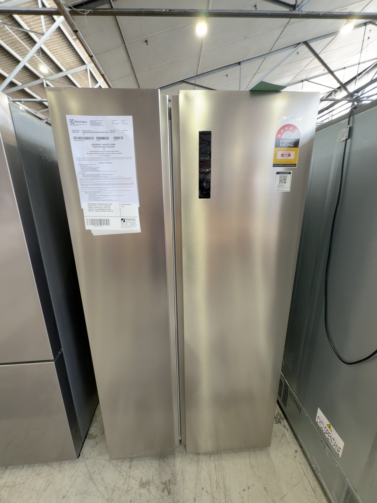 WESTINGHOUSE WSE6630SA SIDE BY SIDE FRIDGE S/STEEL, 624 LITRE, FRESHSEAL CRISPERS, QUICK FREEZE, QUICK CHILL FUNCTION, DUAL ICEMAKERS SPILLSAFE SHELVES, 12 MONTH WARRANTY RRP$1699 WESTINGHOUSE WSE6630SA SIDE BY SIDE FRIDGE S/STEEL, 624 LITRE, FRESHSEAL CRISPERS, QUICK FREEZE, QUICK CHILL FUNCTION, DUAL ICEMAKERS SPILLSAFE SHELVES, 12 MONTH WARRANTY RRP$1699