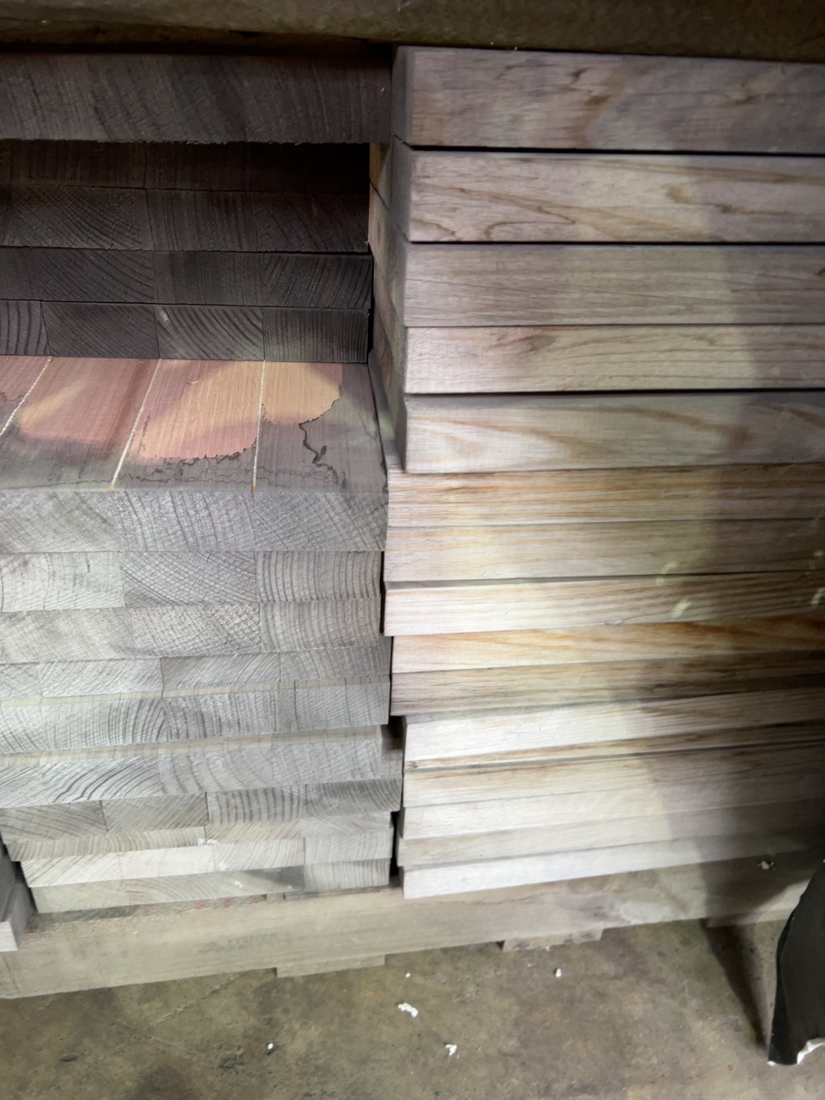 285X33 AUST OAK UTE WEATHERED KD HARDWOOD CHOPPING BLOCKS 285X33 AUST OAK UTE WEATHERED KD HARDWOOD CHOPPING BLOCKS