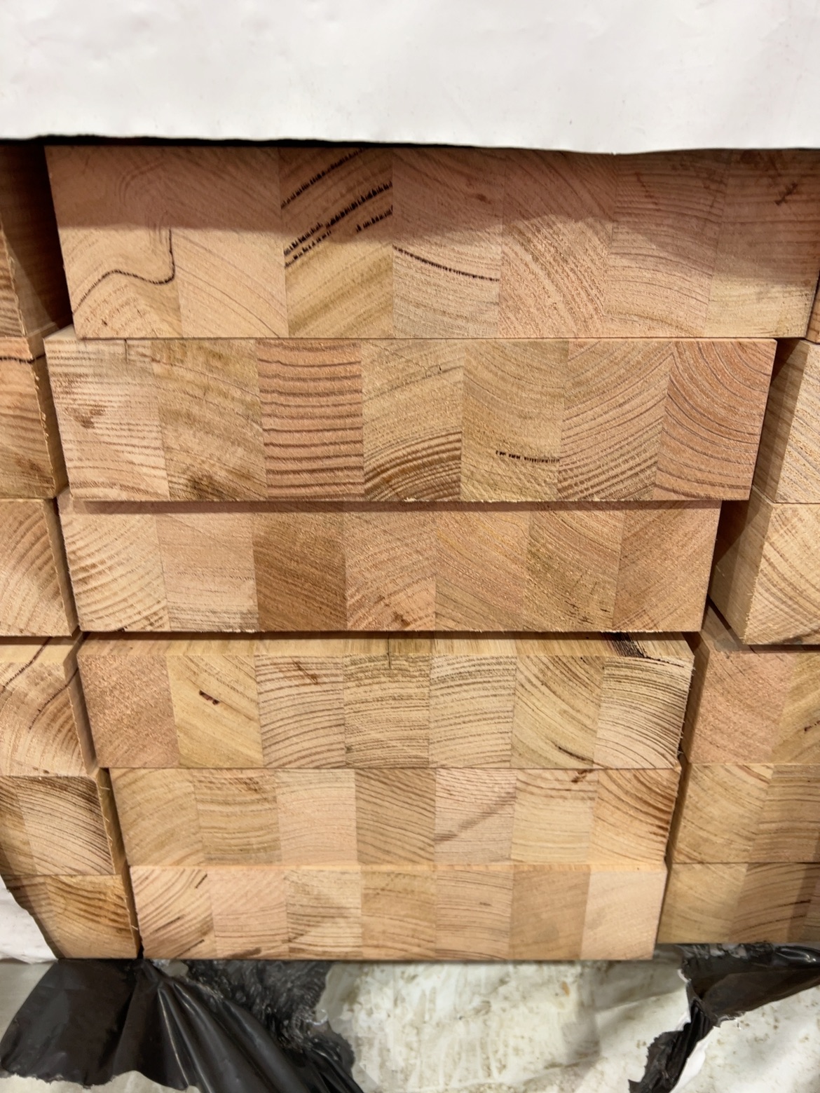 290X68 VIC ASH STD LAM DAR KD HARDWOOD STAIR TREASDS-27/1.0 290X68 VIC ASH STD LAM DAR KD HARDWOOD STAIR TREASDS-27/1.0