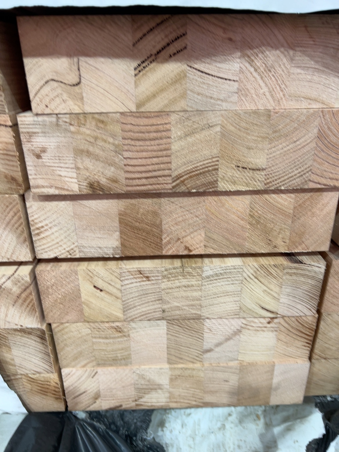 290X68 VIC ASH STD LAM DAR KD HARDWOOD STAIR TREADS-27/1.0 290X68 VIC ASH STD LAM DAR KD HARDWOOD STAIR TREADS-27/1.0